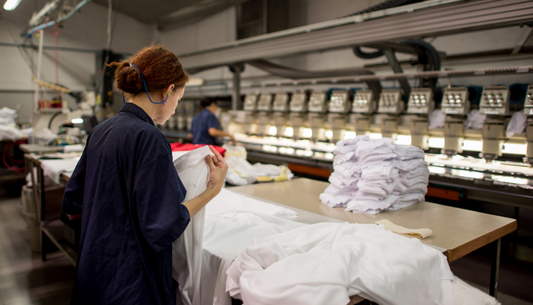 What Is the Difference Between Acid Wash, Snow Wash, and Enzyme Wash in Apparel Manufacturing?