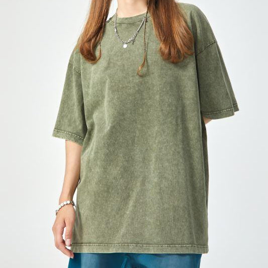 Unisex oversized snow-wash T-shirt in olive green, short sleeves, crew neck